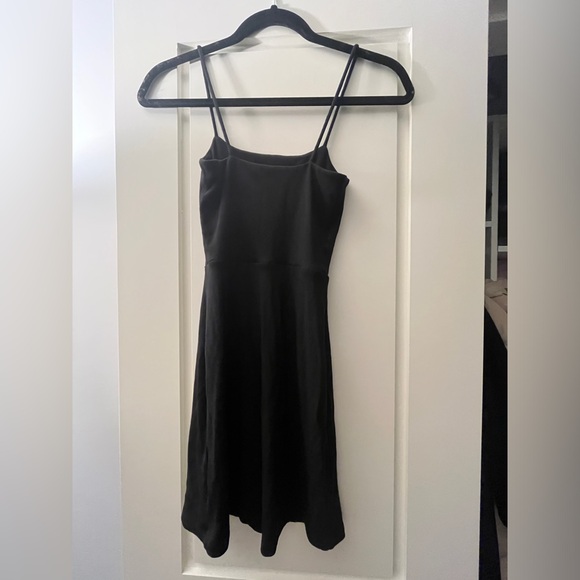 Aritzia Dresses & Skirts - Aritzia Wilfred Free Black Spaghetti Strap Body-Con Mini Dress